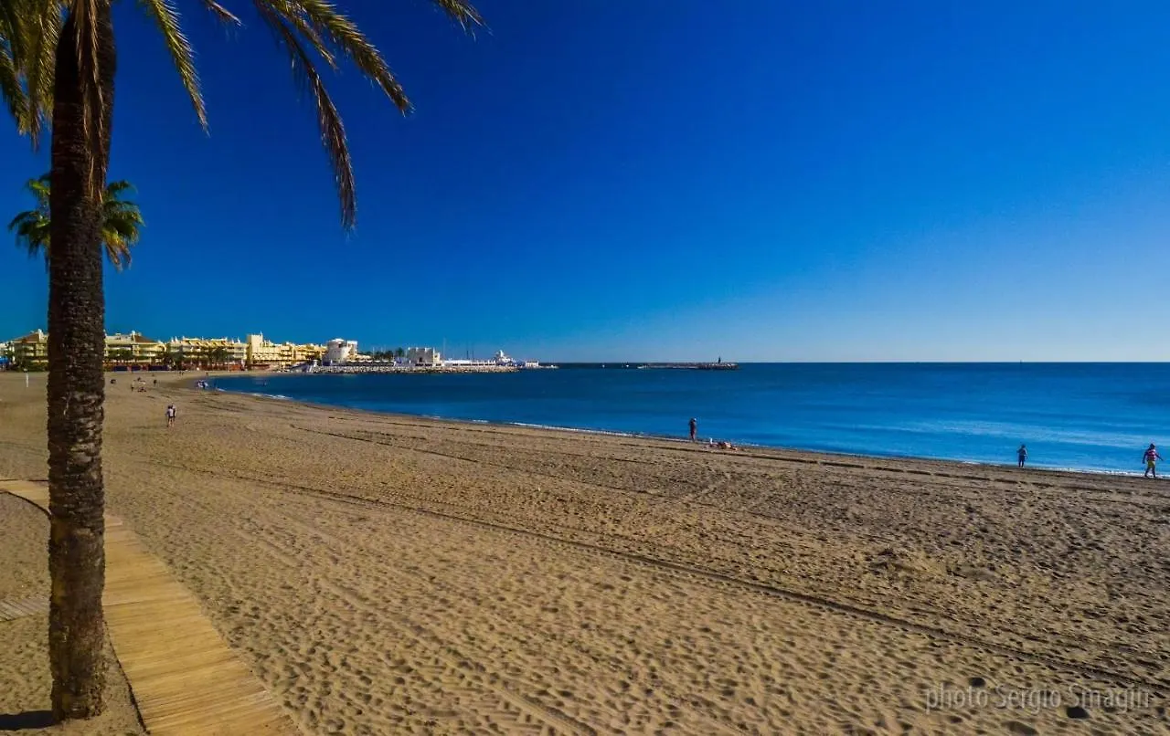 712 Iris Apartamentos - Vista Al Mar - A 10 Min De La Playa Caminando Y 5 Min Del Centro Benalmadena 0*,  Spain