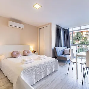 Sun Coast -- Superb With 4 Pools, Gardens & Breakfast Apartment